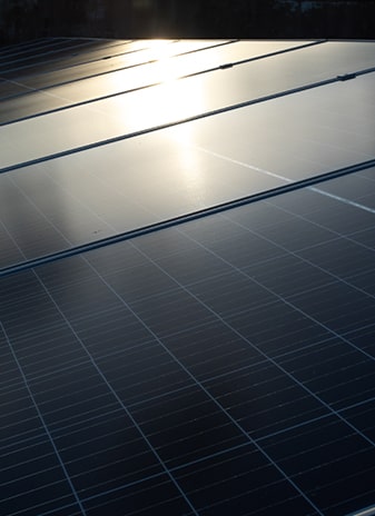 pannelli fotovoltaici in ombra